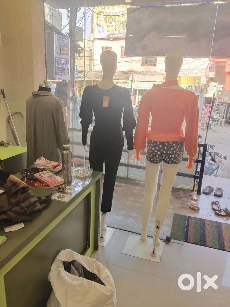 Clothing showroom For rent