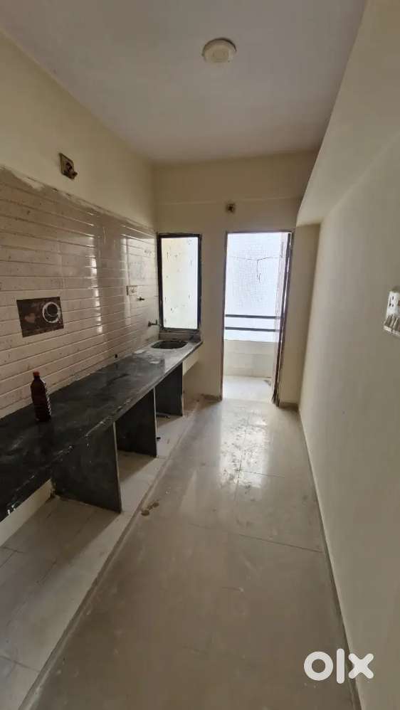 ૧ બીએચકે નો ફ્લેટ રોકાણ માટે તેમજ રહેવા માટે વ્યાજબી ભાવથી વેચવાનો છે