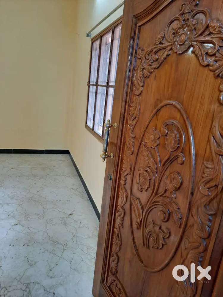 House for rent in chinthamani road nearer to Velammal medical Collage