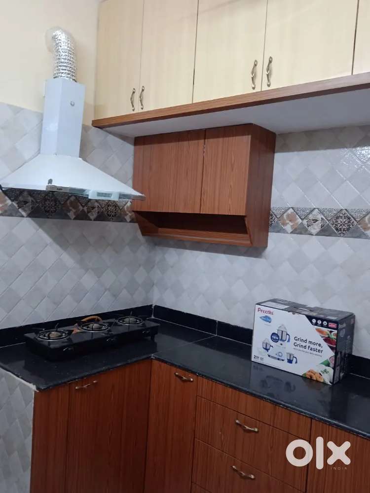 Fully Furnished 2 BHK Flat For Rent in Vadapalani With Car Parking