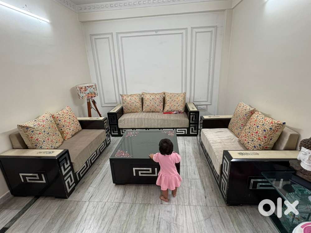 7 Seated Sofa + Center Table