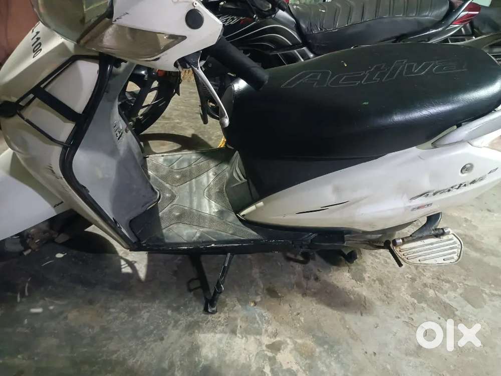 Activa 3g white colour