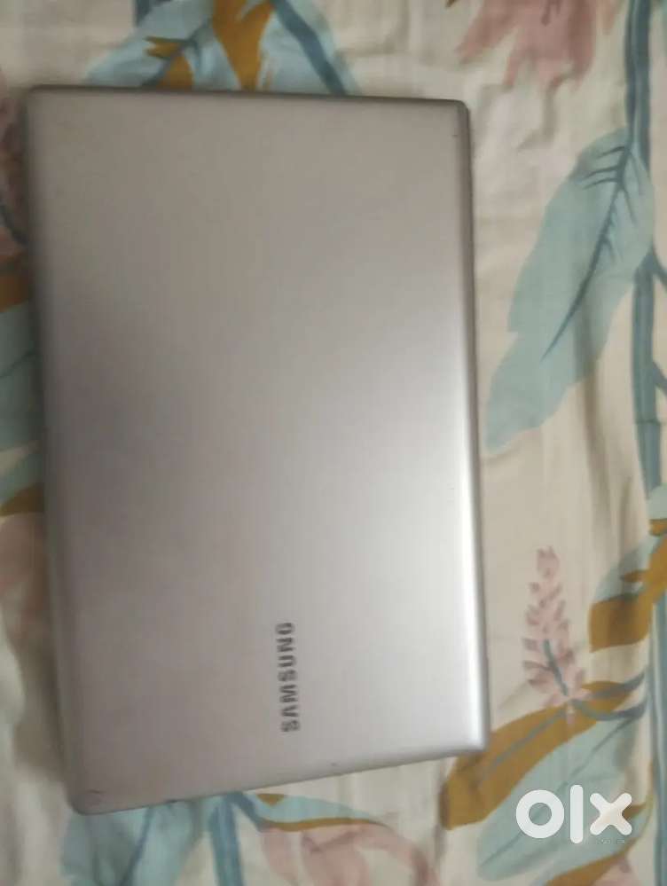 Samsung LAPTOP With mouse and Adapter