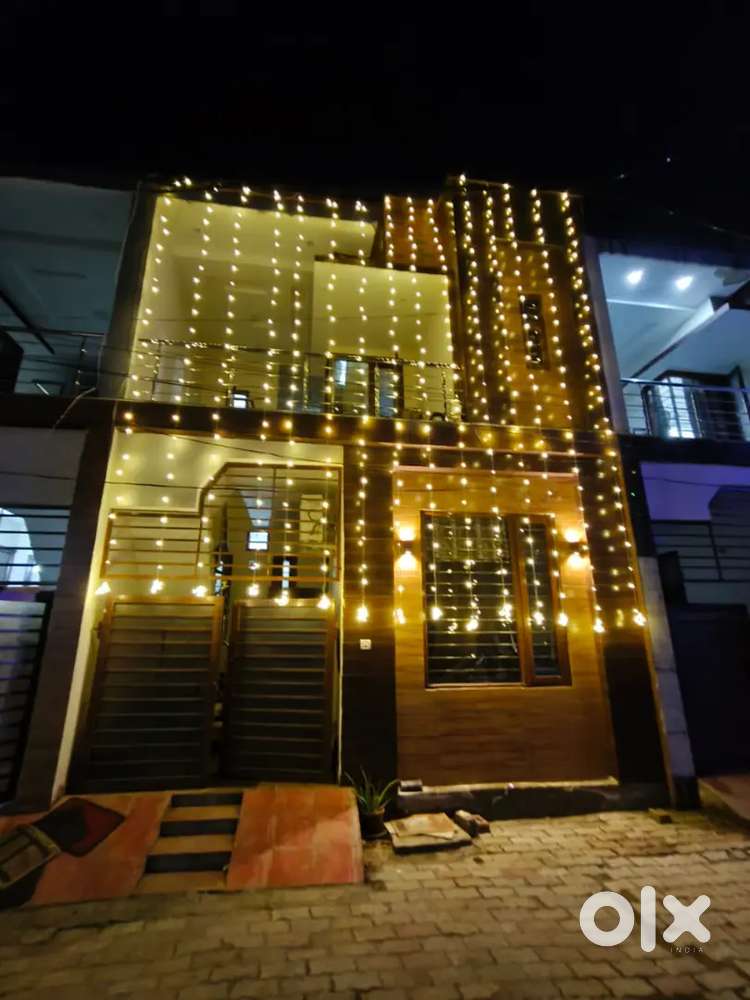 1 room set available for rent