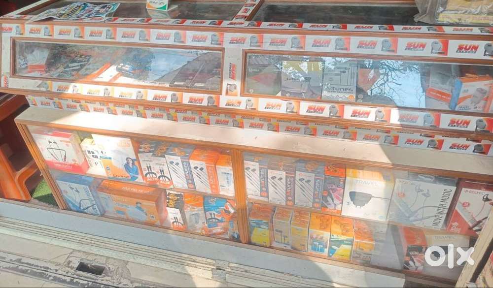 Mobile shop showcase