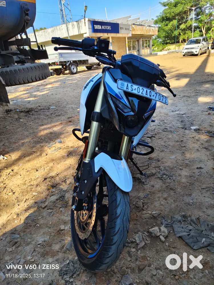 Bajaj Pulsar N250