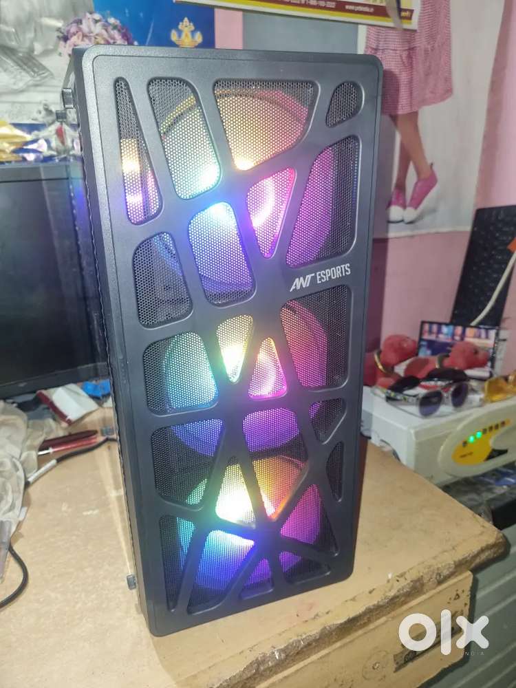 Intel core i3.8GB RAM.128GB SSD.HARD DISK 500GB.