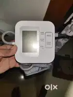 Fully automatic blood pressure. Moniter