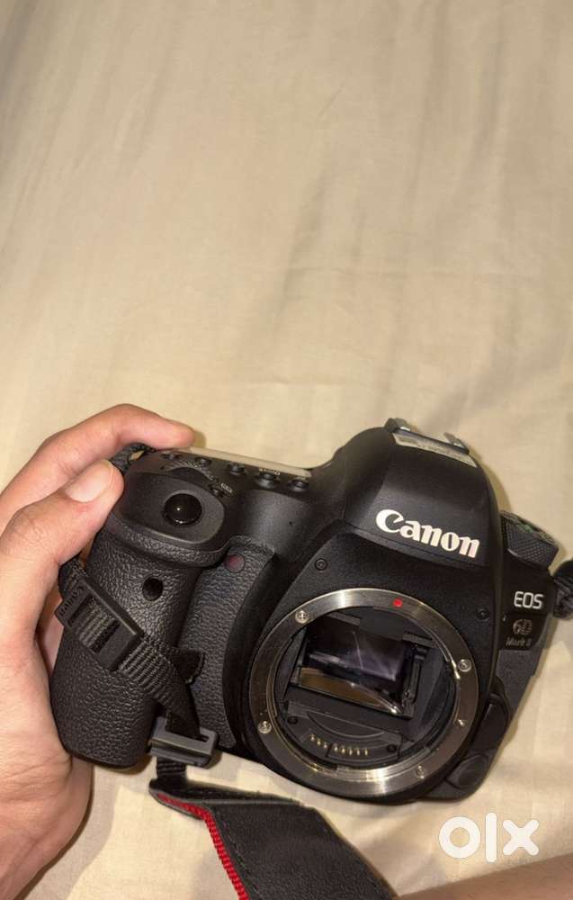 Canon EOS 6D Mark II + 24–105mm f/4L IS II Lens – Excellent condition
