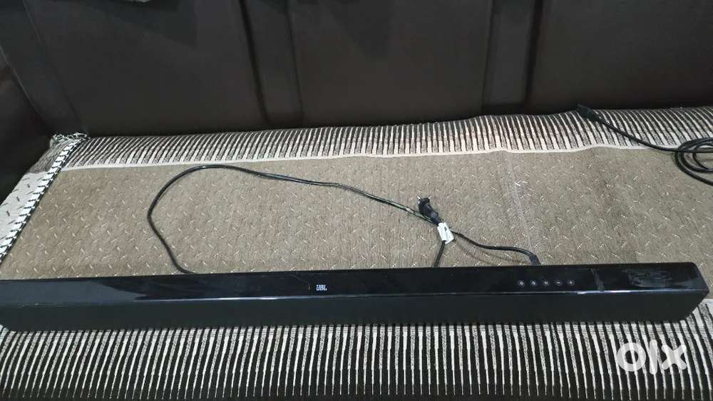 JBL CINEMA SOUNDBAR INBUILT WOOFER