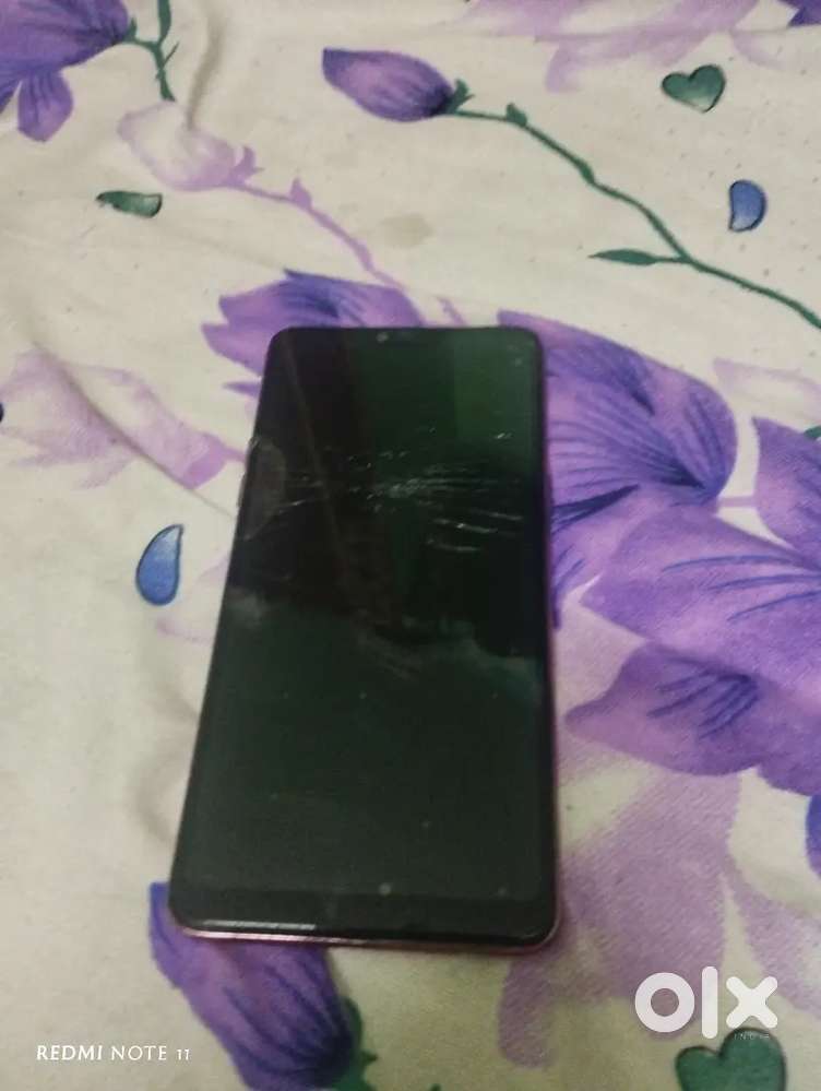 Oppo F7, meroon color