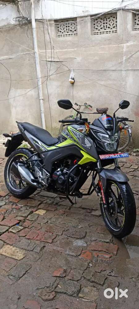 Ek dam new condition hai bike ka koi problem nhi hai