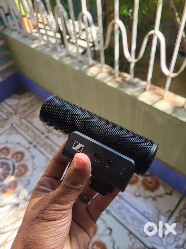 Sony a7iv sony zies 50 mm 1.4 lens samyung 18 2.8 /35 1.8 senhizer