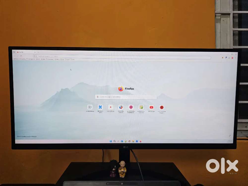 LG Ultra wide Monitor 32 inch