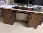 Computer table