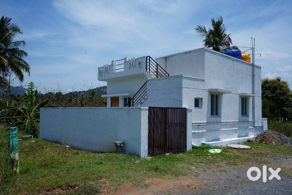 சேலம் நாமக்கல் தேசிய நெடுஞ்சாலை மல்லூர் அருகில் அழகிய வீடு