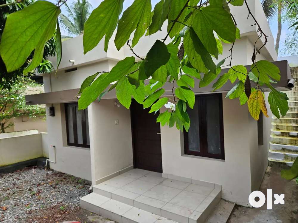 House for sale - 4 cents - Changampuzha Nagar, South Kalamassery