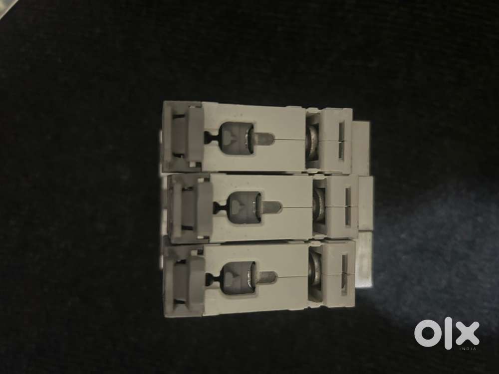 Mcb miniature circuit breaker