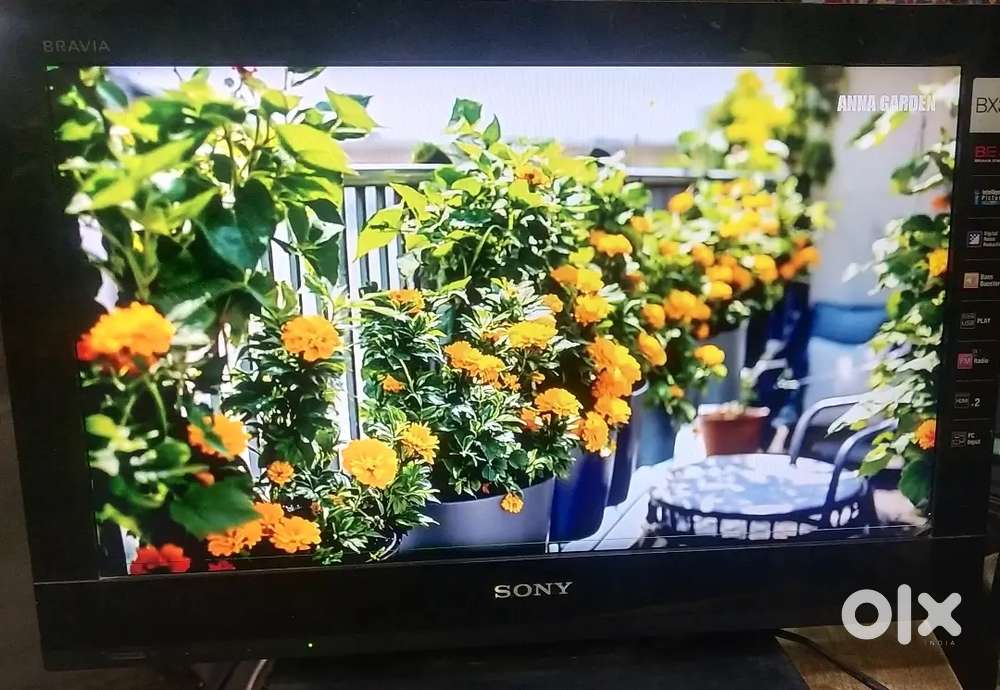 Sony 22lcd TV excellent condition for sale absolutely Good with remot