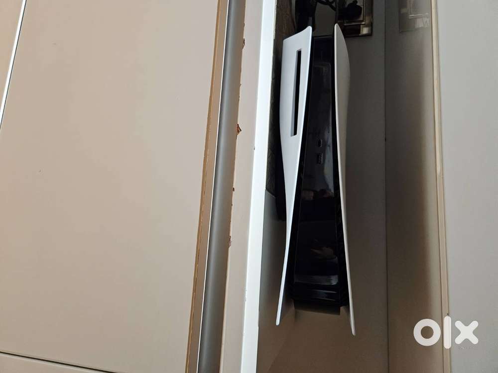 PS5 ORIGINAL 1TB + PS PORTAL + THREE GAMES