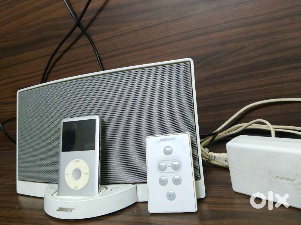 Bose Sounddock and I-pod Classic 30 GB and I pod touch 64 GB 6th Gen