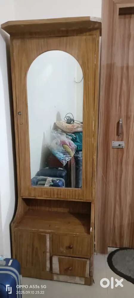 Dressing table