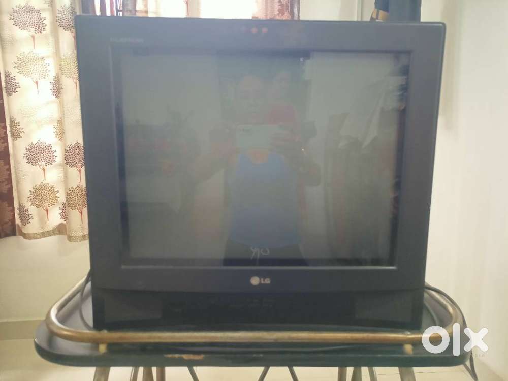 LG FLATRON TV with 21 inch screen for Sale.