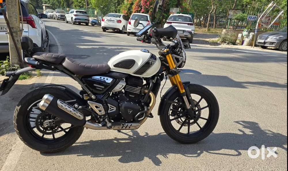 2 months old triumph scrambler. Rarely used byke.