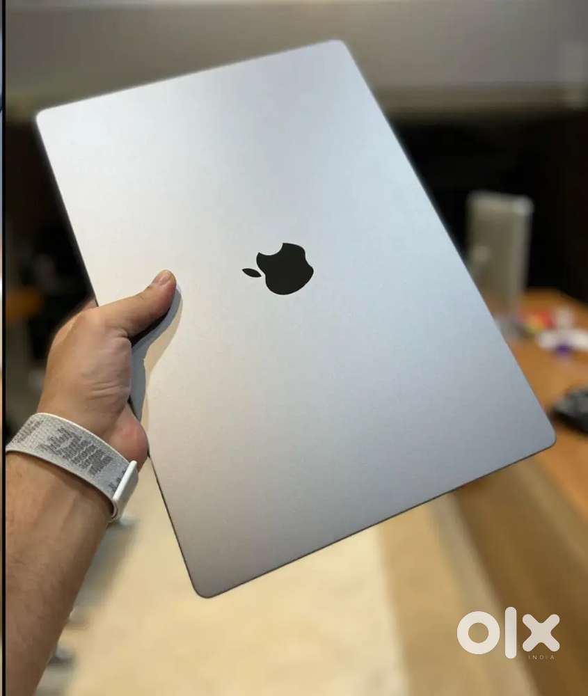 APPLE MACBOOK PRO M1 MAX CHIP 32GPU 32RAM 1TB BH100%