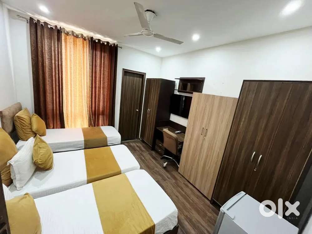 PG Near Capital Cyberscape, Spectrum One, Mila Beaute, Snapdeal, Ireo