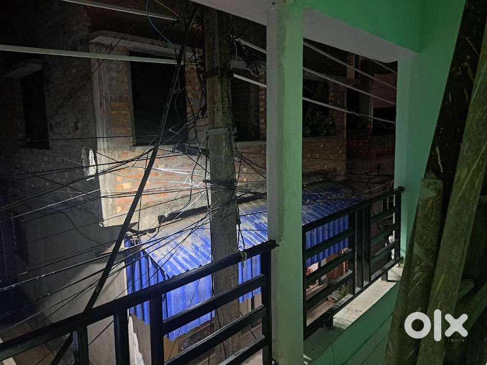 2bhk flat near newtown sec v.