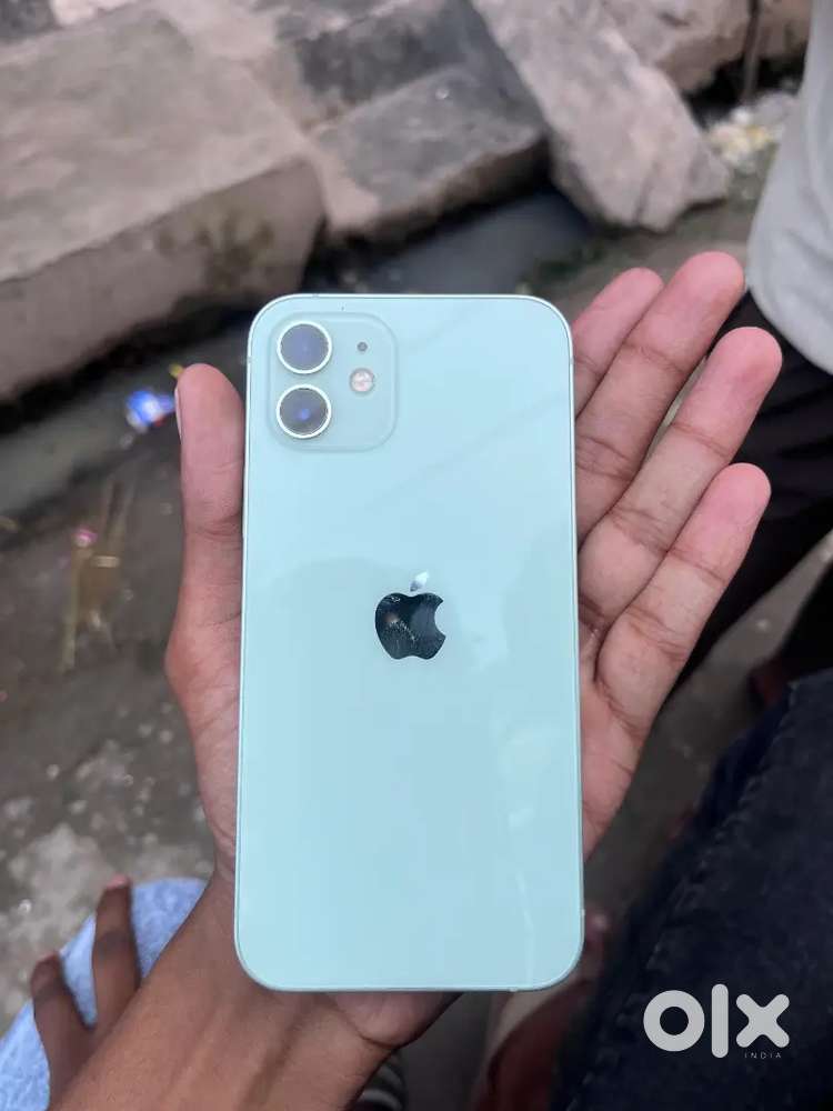 Iphone 12 hai.Good condition phone ka hai