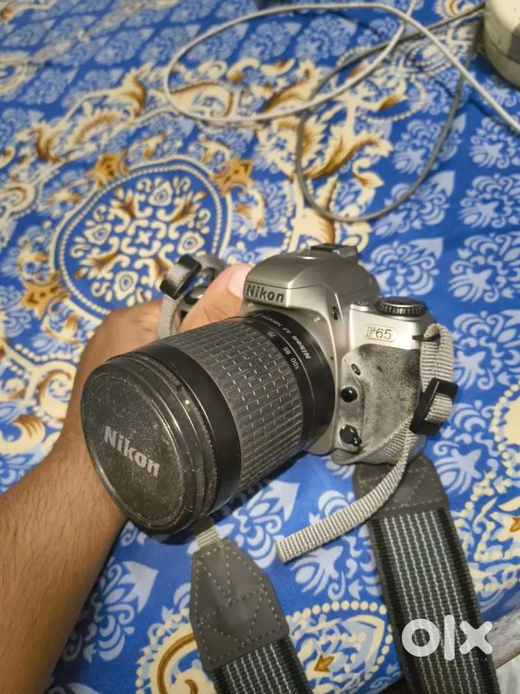 Nikon f65 35mm film SLR camera