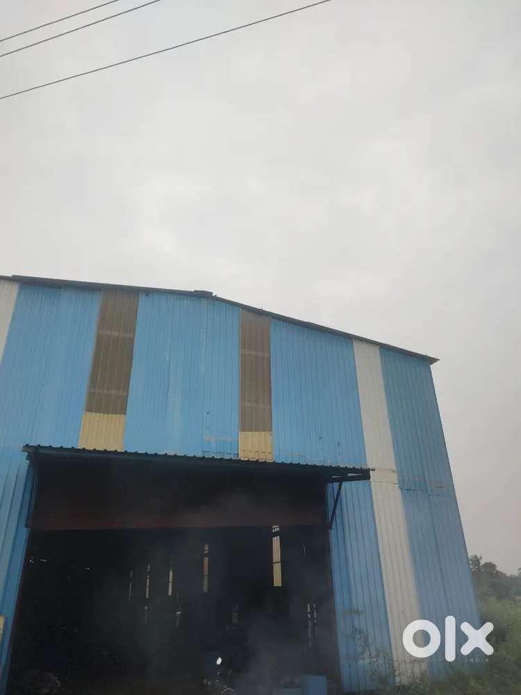 Workshop with crane facility