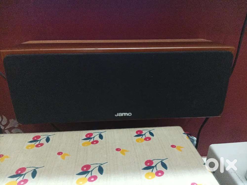 Jamo 5.0 speaker package s412 medel  100 watts  onecenter  4 surrounds