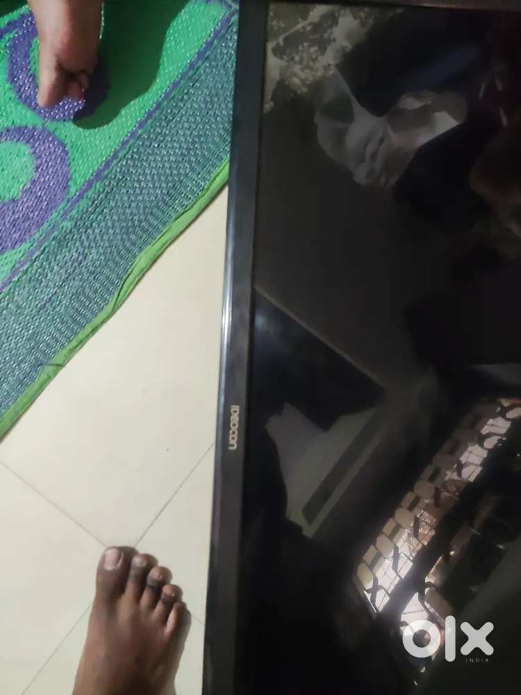 Videocon ka tv hai koi problem nhi hai tv mai