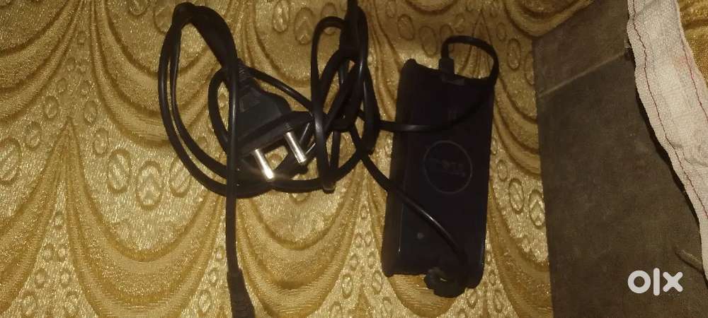 Laptop Dell 5 six month old new condition with blootooth