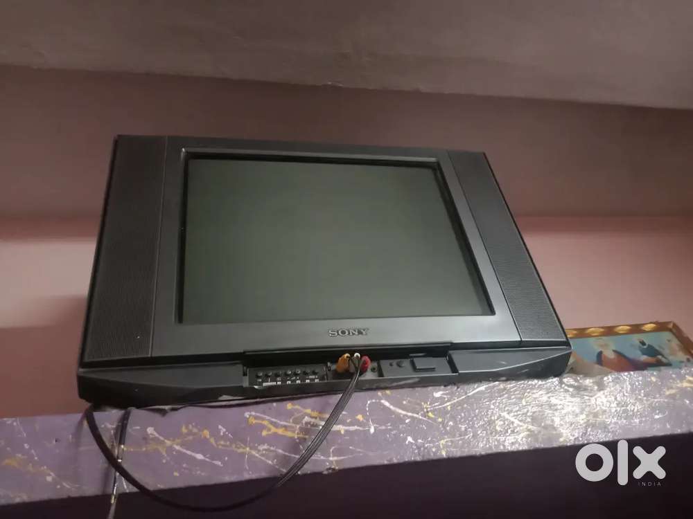 Sony Company Gray color t v