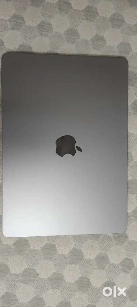 MacBook Air M2 Chip 16GB RAM 13 Inch