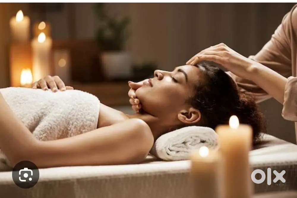 Spa therapist