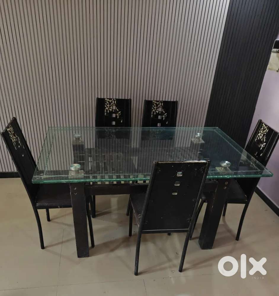 Dining table 6 Seater