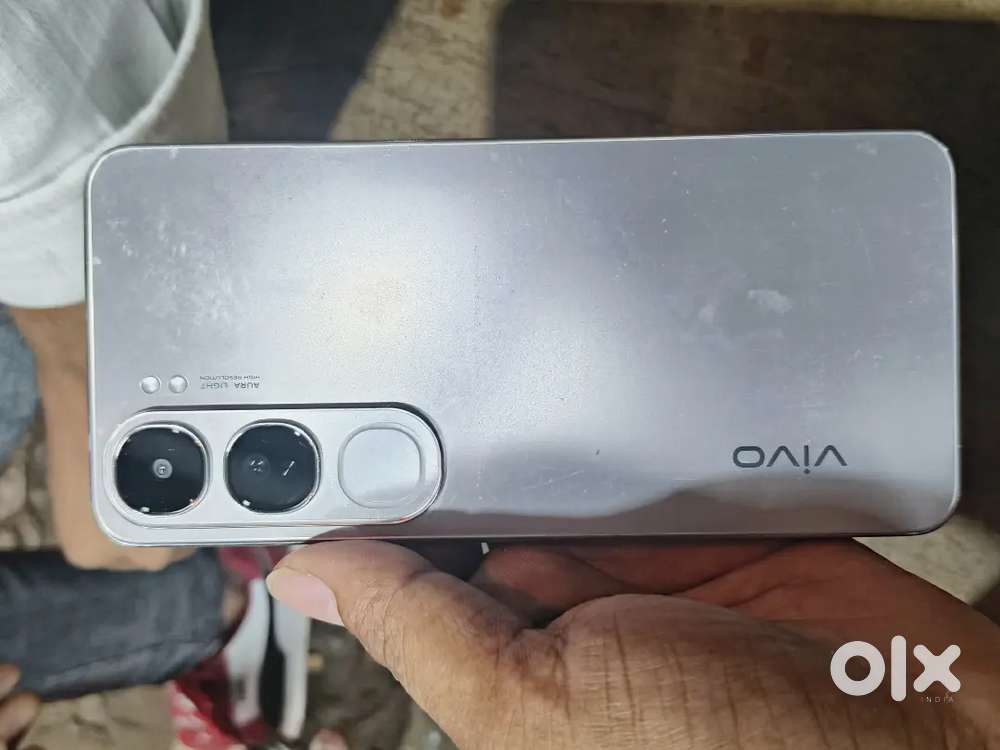 Vivo Y300 6 month old In New Condition Minor crack on display