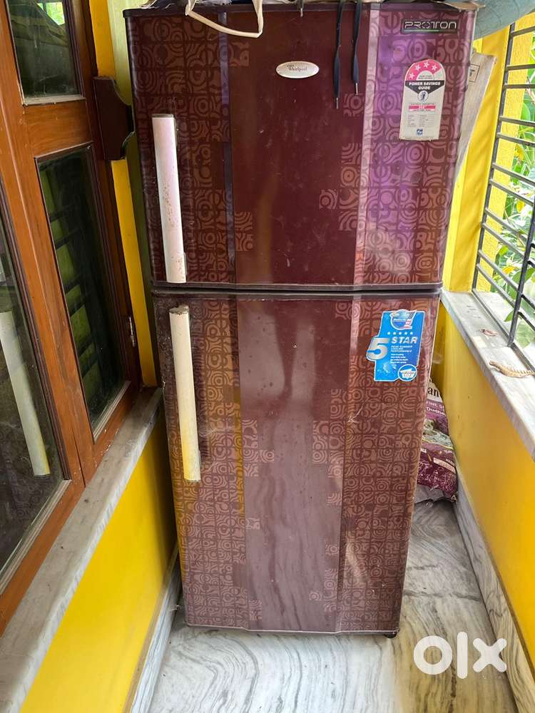 Whirlpool double door fridge