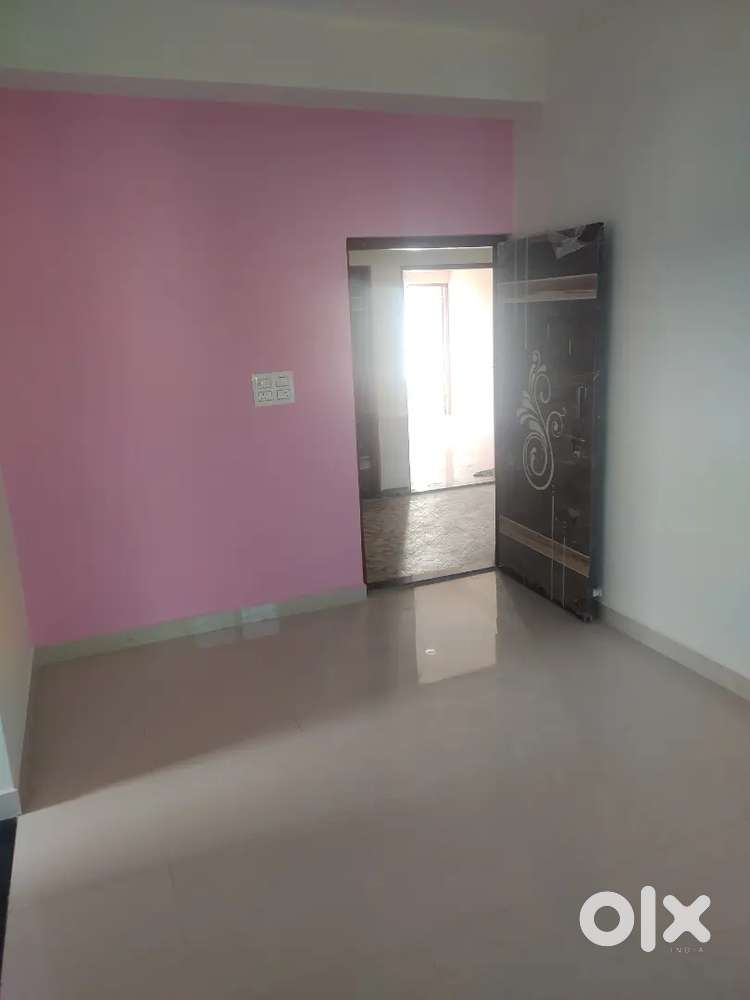 1 RK Available For Rent in Lakeview City