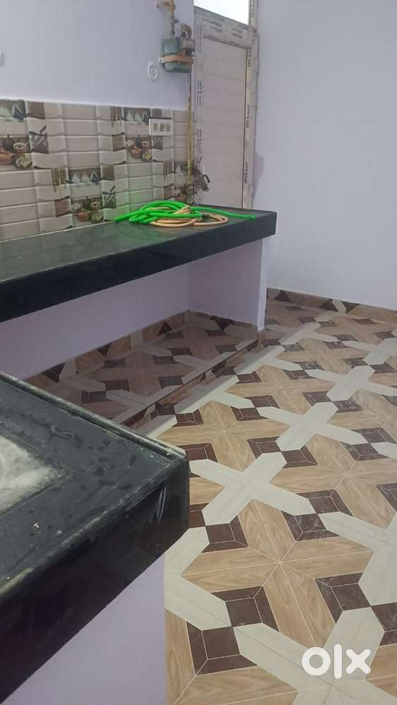 2 bhk on first floor in koyla nagar is available for rent