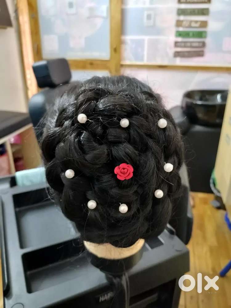 Need female salon beautician( urgently in benson town Chinnappa garden