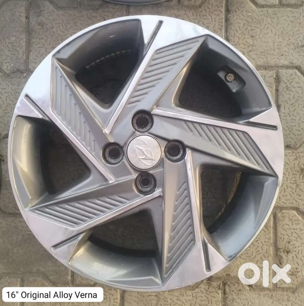 16 Old Original Alloys Verna,i 20 & Tyres
