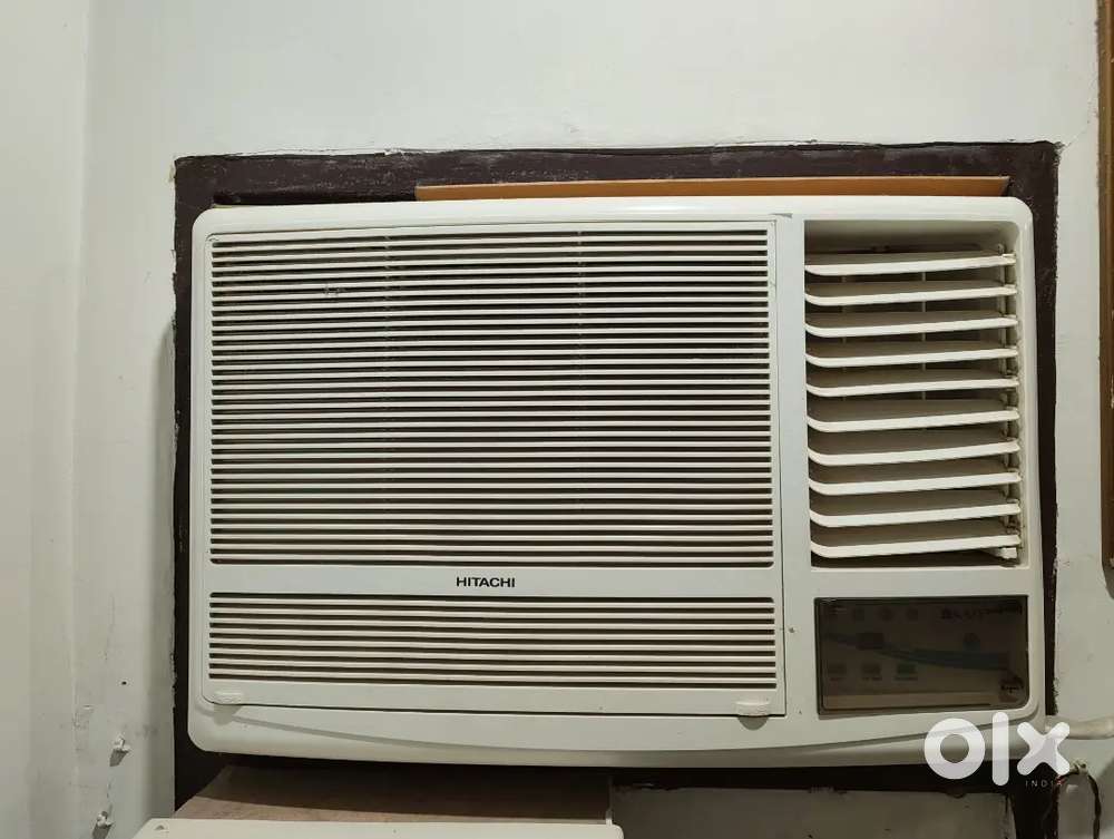 Hitachi 1.5 ton 2 season used AC