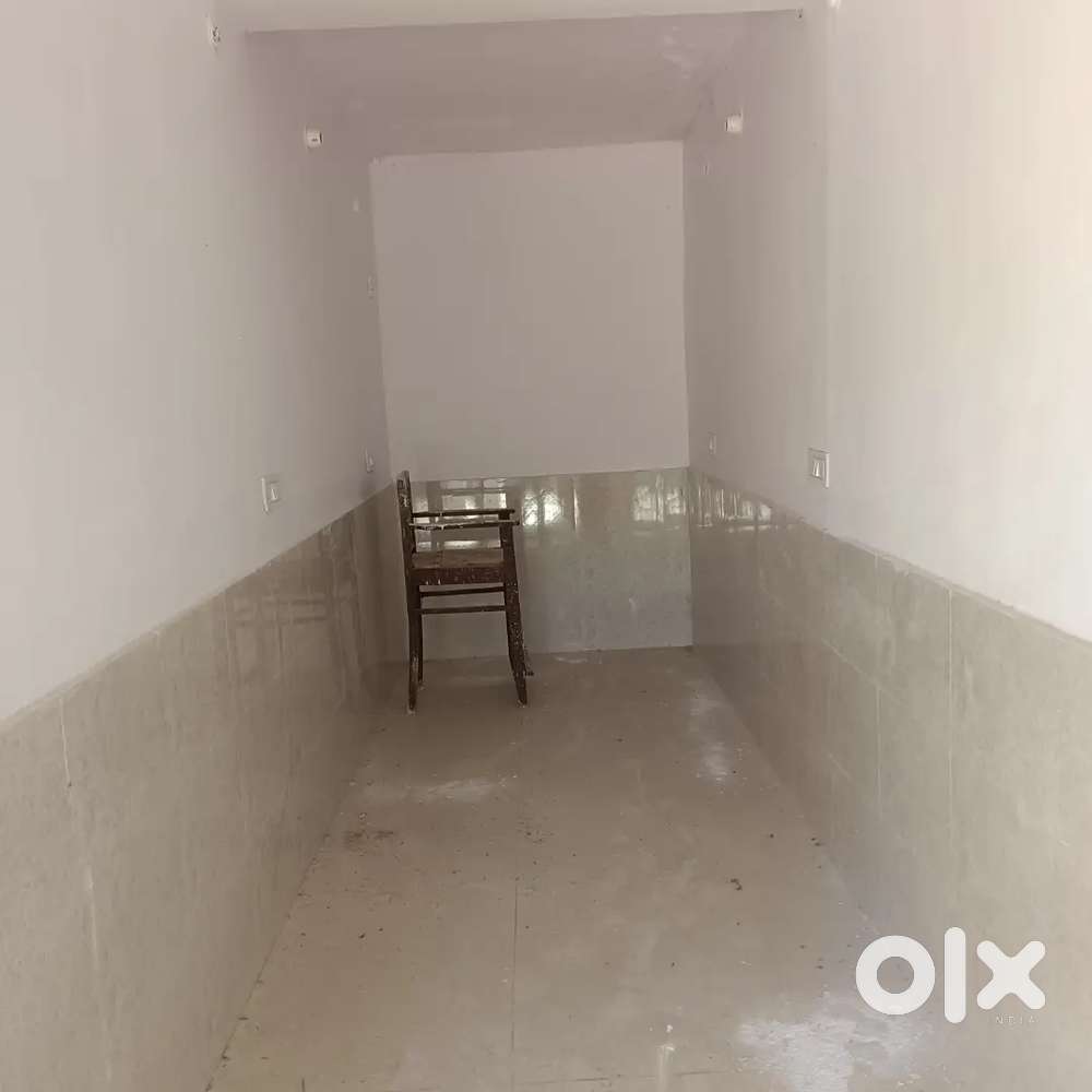 150 Sq.Ft. Shop Is Available For Rent Near Polytechnic Chauraha
