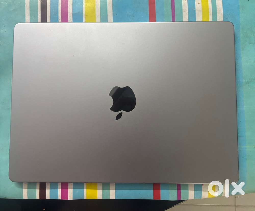Macbook M3 pro 8GB 512